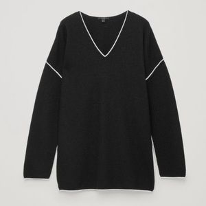 COS Oversized V-Neck 100% Wool Sweater - size M